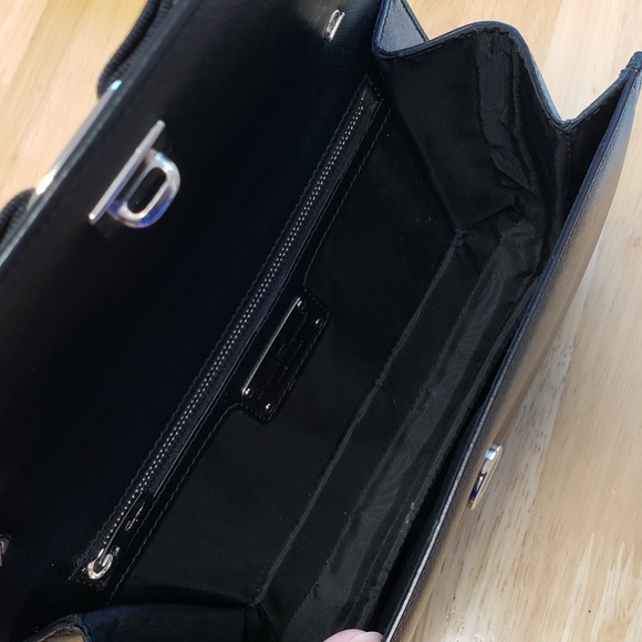 AUTH Salvatore Ferragamo Black Saffiano Vara Bag - Picture 8 of 16